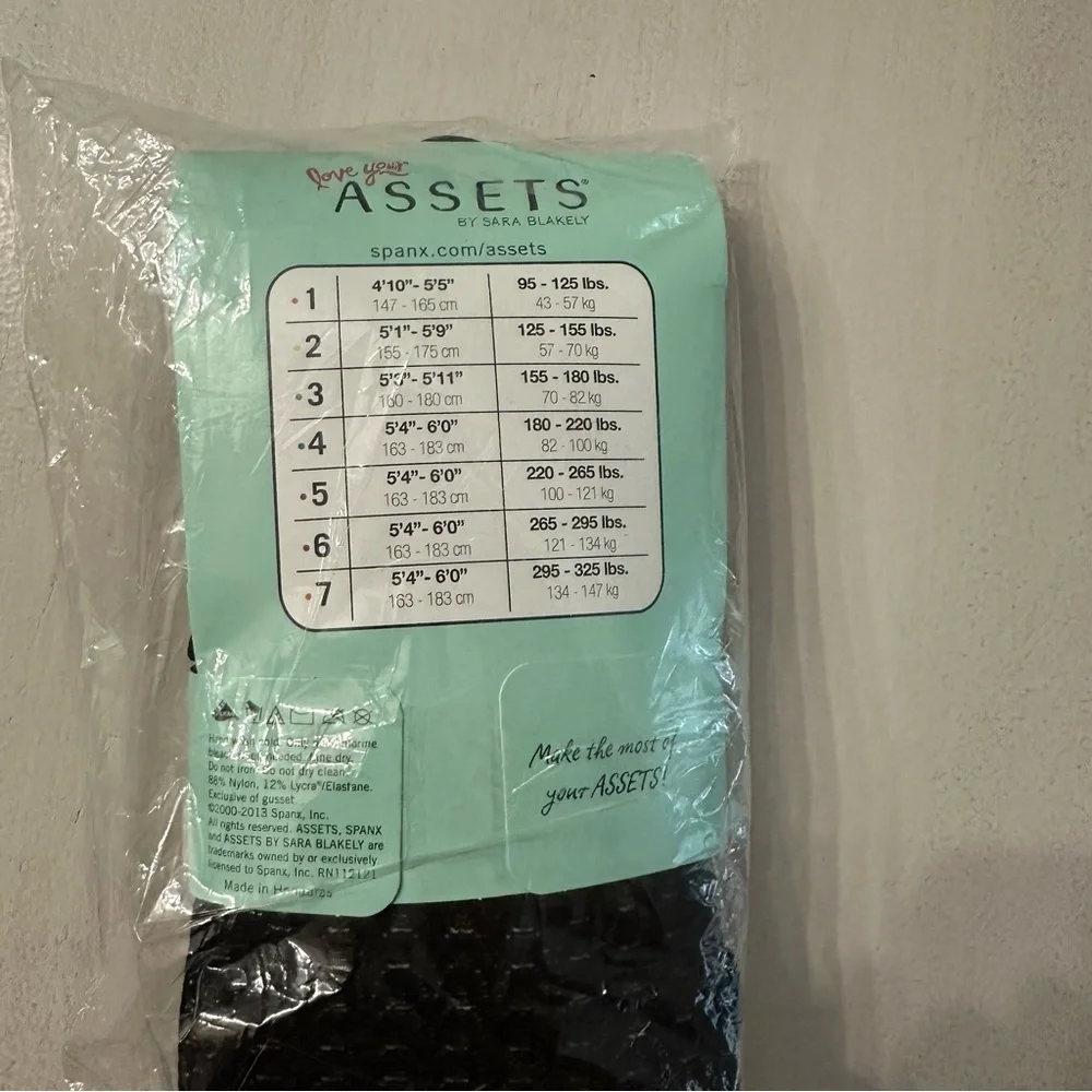 Assets by Sara Blakely Women’s Black Shaping Tights Textured Wishbone Sz 5 NWT